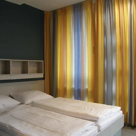Jugendgaestehaus St.-michaels-heim Auberge de jeunesse *