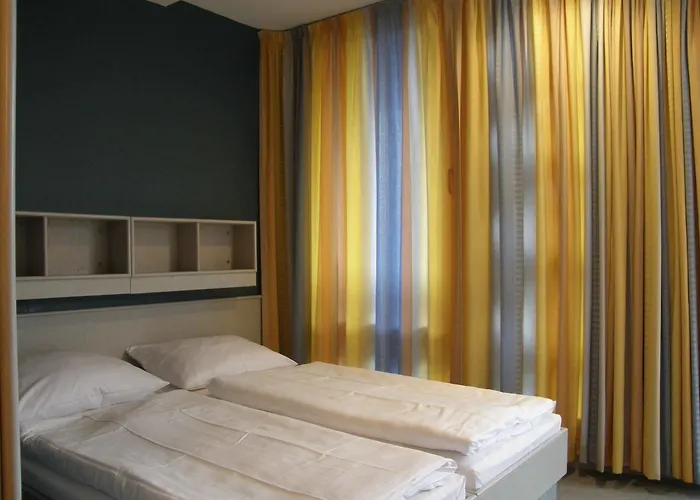 Jugendgaestehaus St.-michaels-heim Hostal *