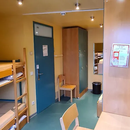 Jugendgaestehaus St.-michaels-heim אכסניה *