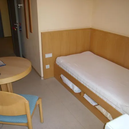 אכסניה Jugendgaestehaus St.-michaels-heim *